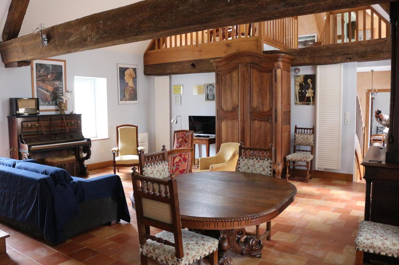 Chez Celestine Villa Souvigny Exteriör bild